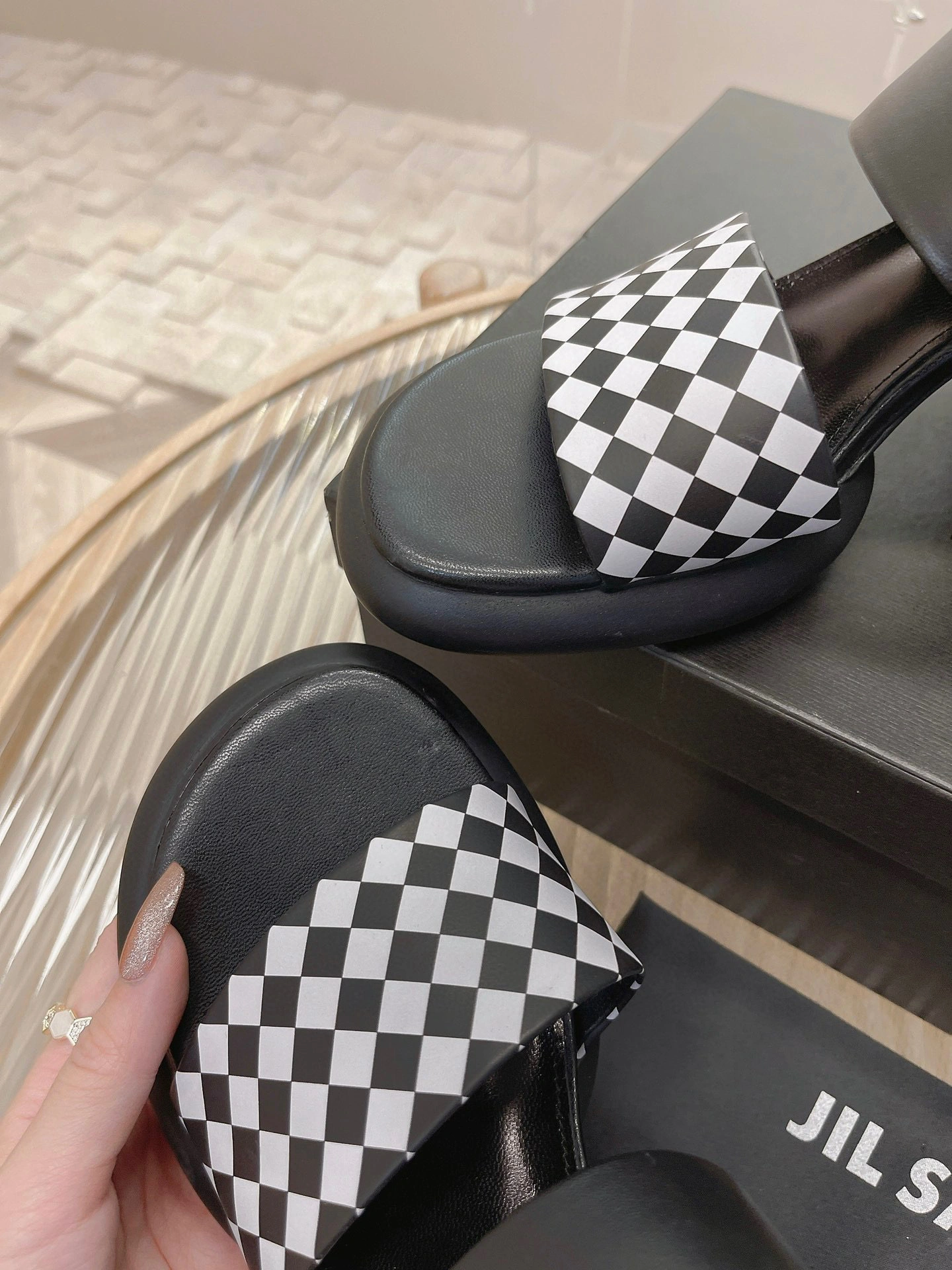 coco-- Heel height8cm. 2.5cm 2colour item : B-X034B1359L-2